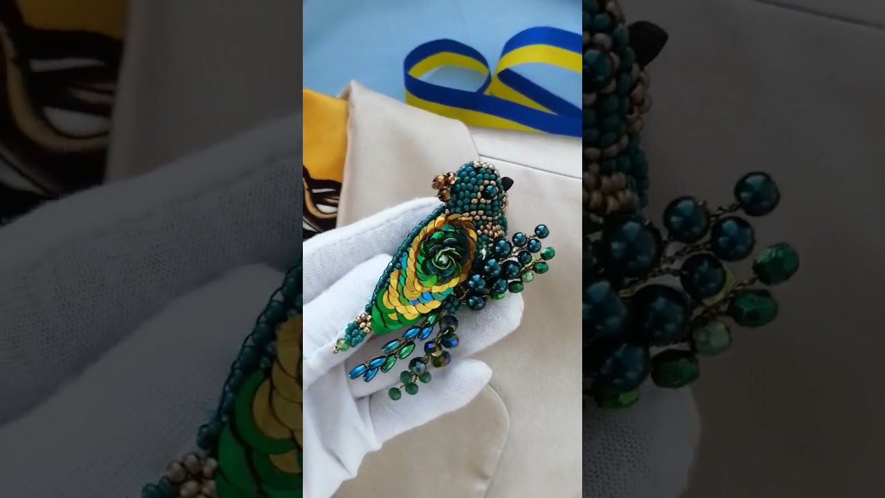Exotic Bird Brooch gift handmade. Шикарна брошка птах колір лепрекон 🌱🌱🌱