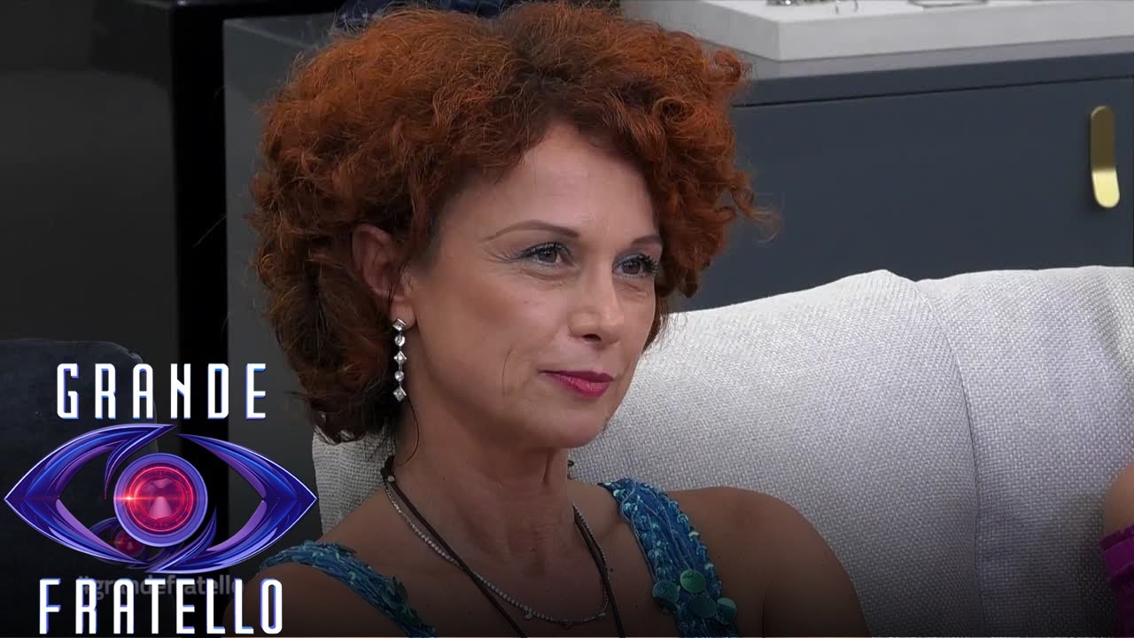 Grande Fratello - La notte di tenerezze tra Beatrice Luzzi e Giuseppe Garibaldi