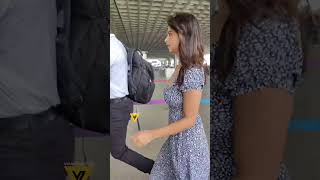 How Many Seconds She Can Do Without Touching Hair?