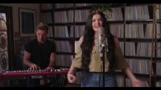 Lauren Spencer Smith – Never Been In Love (Official Acoustic Video)