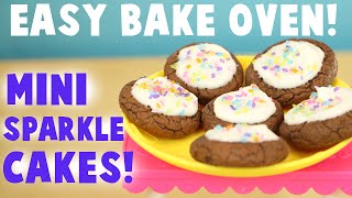 New easy bake oven baking star edition! this pretty and sparkly comes
with mixes so that you can make sparkle cakes, chocolate chip cookies,
pink su...