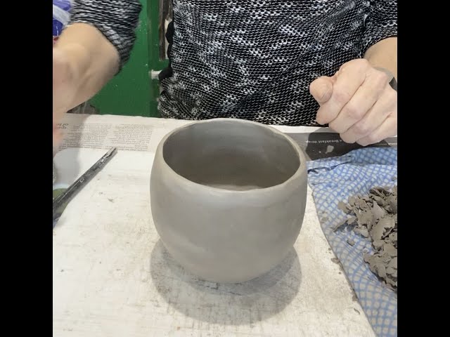 alisaburke: oven bake clay pinch pots  Clay pinch pots, Oven bake clay,  Pinch pots