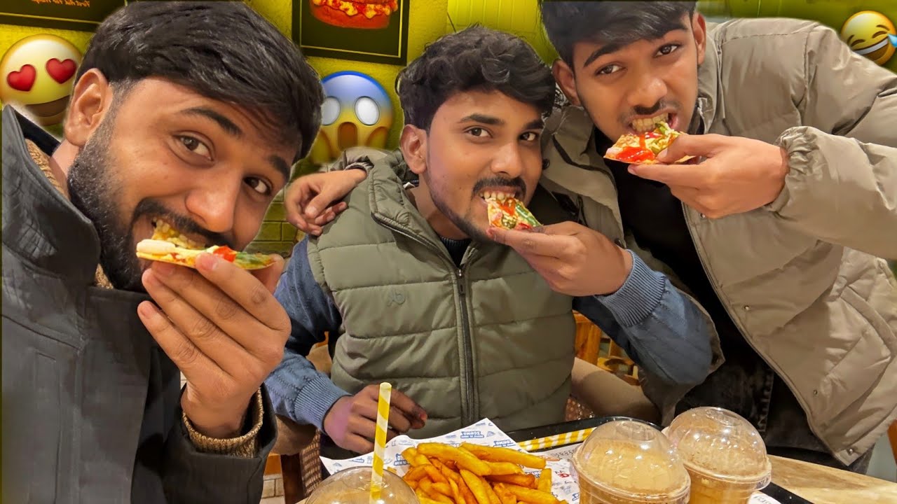 Friends Birthday Loot Party 😂 Jo mile sab khalo 🤣