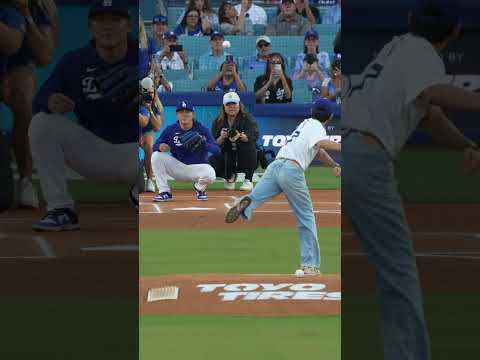 Ladies and gentlemen, I got the medicine, so you should keep ya' eyes on the ball ⚾️
