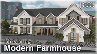 BLOXBURG - Modern Farmhouse Mansion Speedbuild (exterior)