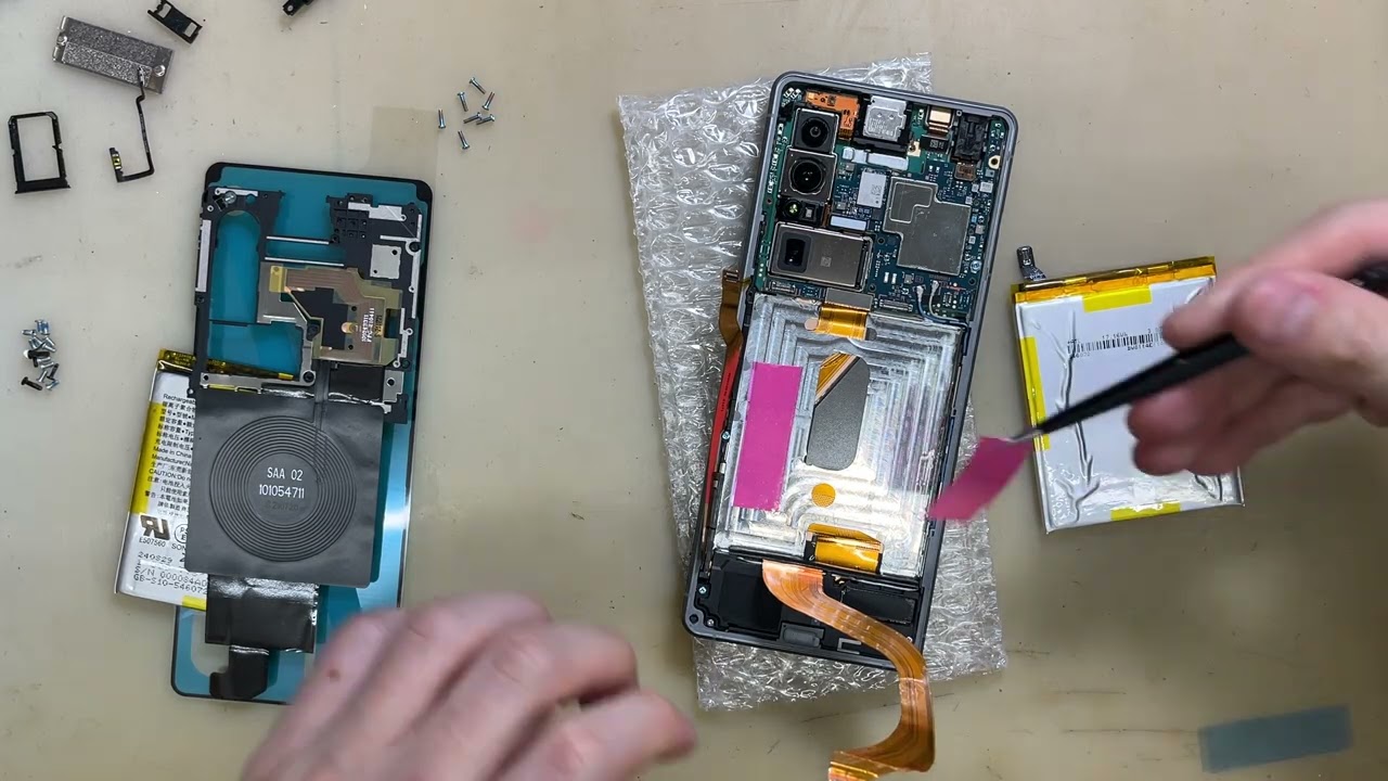 Sony Xperia1-III 電池更換｜客戶用了三年多電池已耗損 想換電池繼續使用 我保守表明【全新原廠電池】可以再戰兩年以上 ｜振江通信 桃園中壢手機平板維修中心