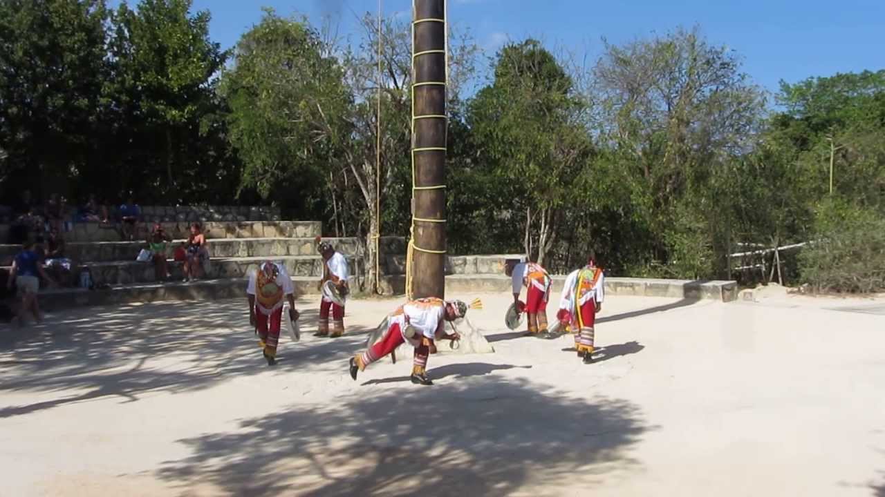 Xcaret, Voladores de Papantla...llegada! - YouTube