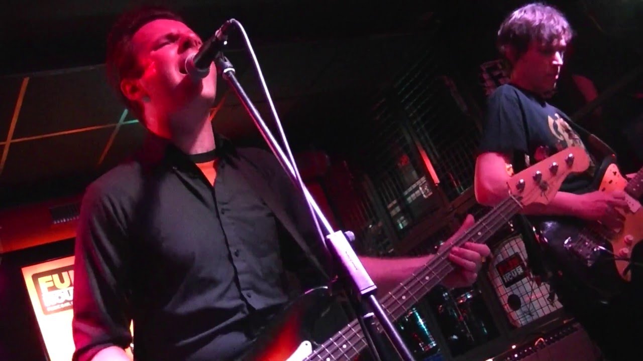 Pow Wows - 'Fire Song' live in Madrid