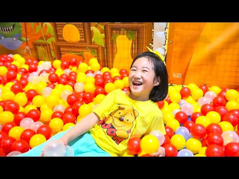 旅行坐飞机到<strong>泰</strong>國！滑動，遊戲和吃冰淇淋等 家族旅行~玩遊戲好有趣！
