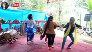 SALUT!!! Cewek Berkerudhung Jogednya Mantap Betul - Kuda Kepang Gintung Jaya