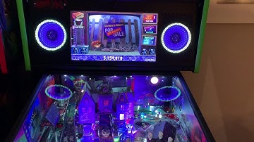 Elvira HOH: House synced speaker lights