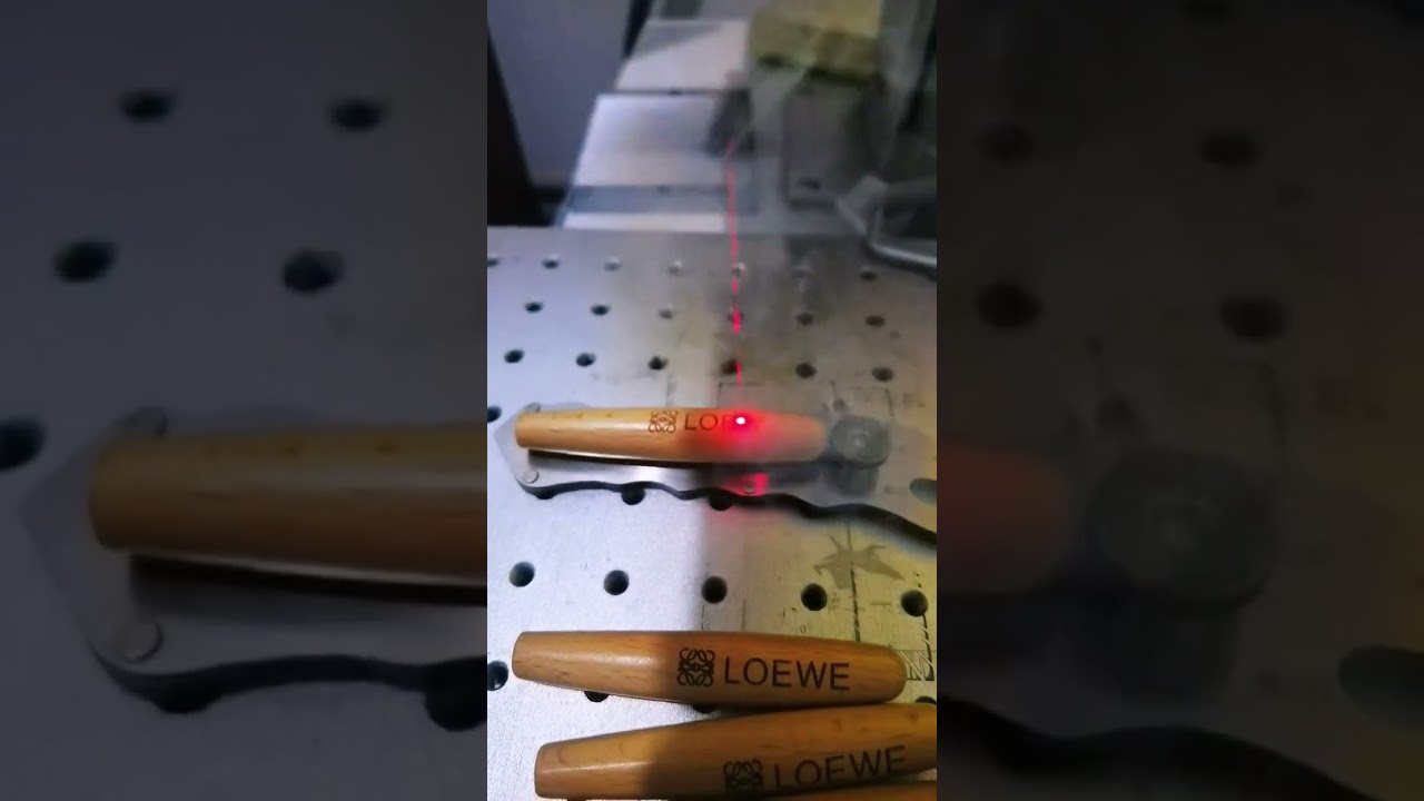 Co2 laser marking machine ，customizable logo laser engraved wood acrylic，efficient laser engraving