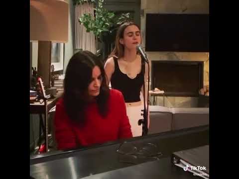 Courtney Cox Plays piano with her daughter Tiktok celebs