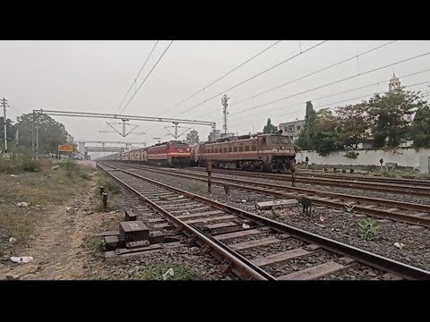 चारो ने मिलकर एक को पीटा ,12833 अहमदाबाद हावड़ा एक्सप्रेस - YouTube