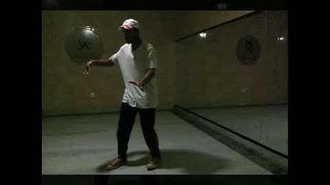 Popping animation dance ,slow motion with dime stop, basic robot video