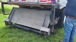 2001 Wabash Van Trailer w Rear Lift - 28FT
