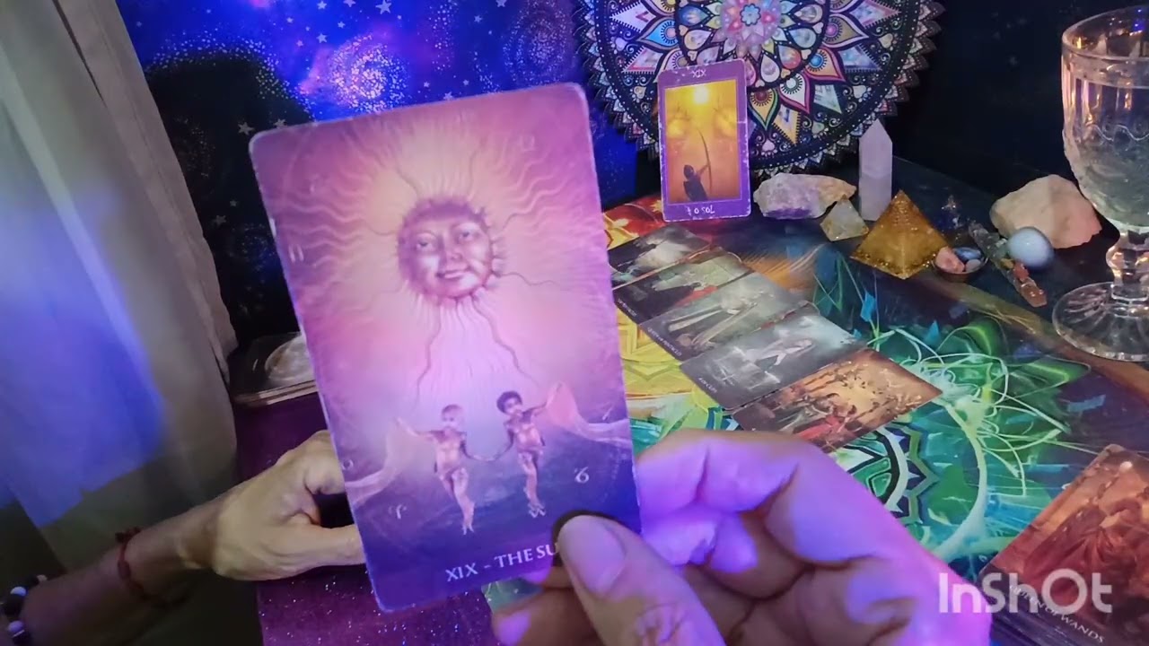 Aquário ♒ Falando de Amor ❤️ Nada como um dia atrás do outro e sol no meio clareando sua mente✨💖