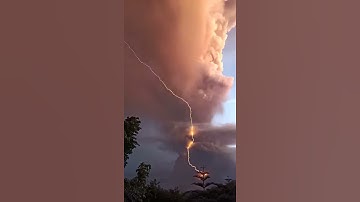 Lightning at Taal Volcano || ViralHog
