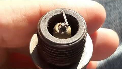 aircraft spark plugs: the two main types