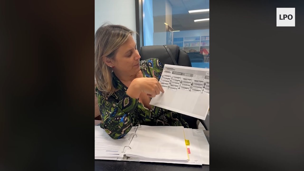 La consulesa argentina en Miami muestra cómo se votarán el domingo en