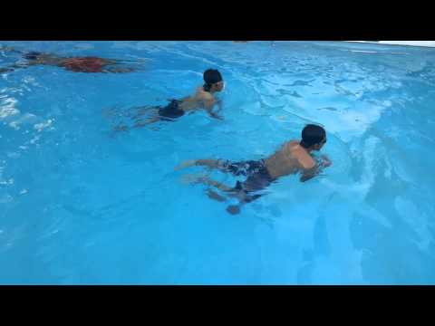 Belajar berenang by TJ