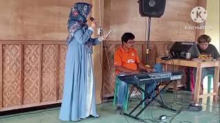 SENJA DIBATAS KOTA COVER IBU SARJUMI