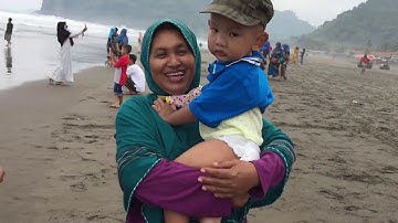 Liburan sama keluarga di Pantai suwuk Kebumen Jawa tengah