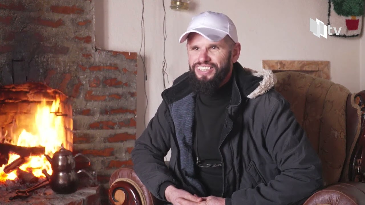 I mbyti pulat e rosat, “burgoset” dhelpra