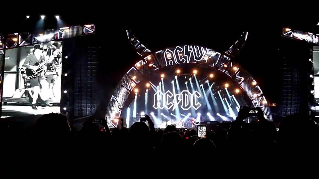 Concierto ac/dc Sevilla 2016 - vídeo 1/5 - YouTube