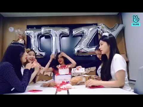 190418 다함께 Happy Ryujin Day🎂💕 [itzy v live]