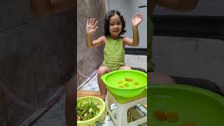 Smart Pobo Helped To Wash Vegetables Before Cooking