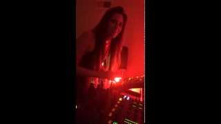 Aruna - Live Mashupping With Ableton & Akai Apc-40