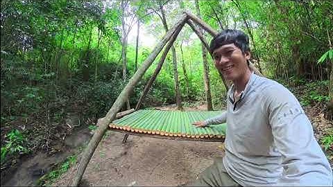 30H sinh tồn nơi rừng núi bắt gặp loài vật quý hiếm bên bờ suối | Xây dựng nơi trú ẩn từ vỏ cây