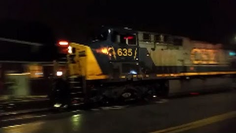 [CSX]635 GE AC60CW & SD40-2 Leads Q438-22 & SUPER DOUBLE SHAVEN HAIR CUT From R.W In Fay