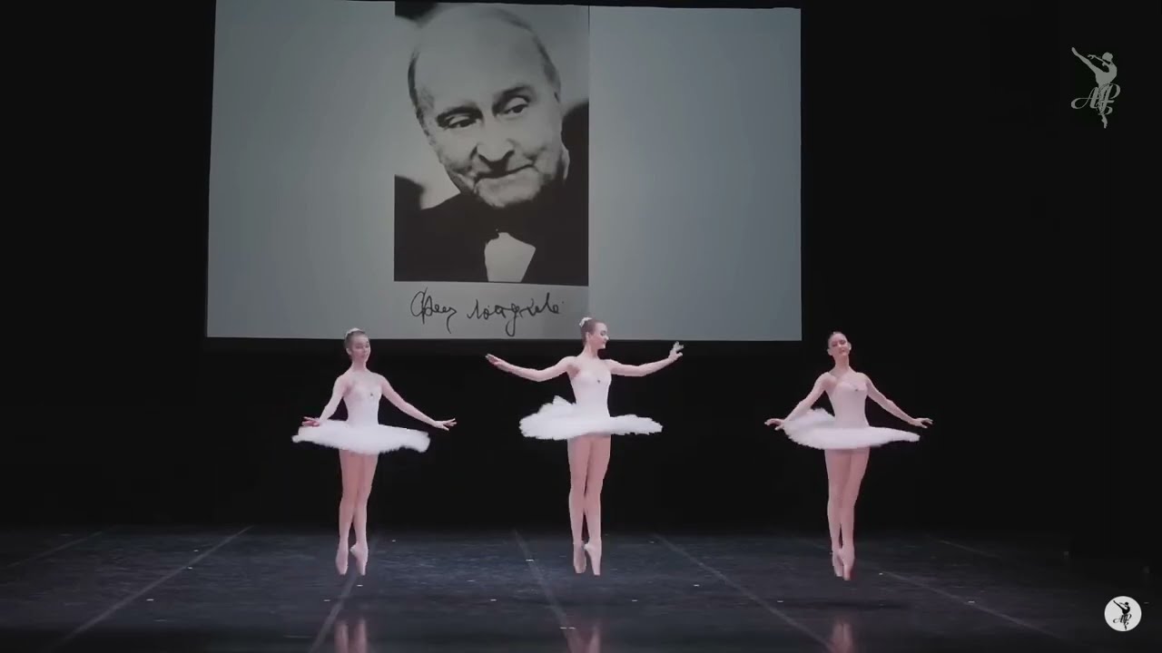Odalisques Pas de Trois - Vaganova Academy (Yulia Kotlyarova, Polina Kholodkova, Veselina Ilieva)