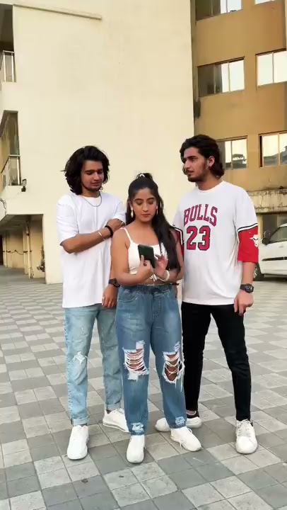 Kya dekh liya sam ? 😂 #bhavinbhanushali #vishalpandey #sameekshasud #teentigada #shorts