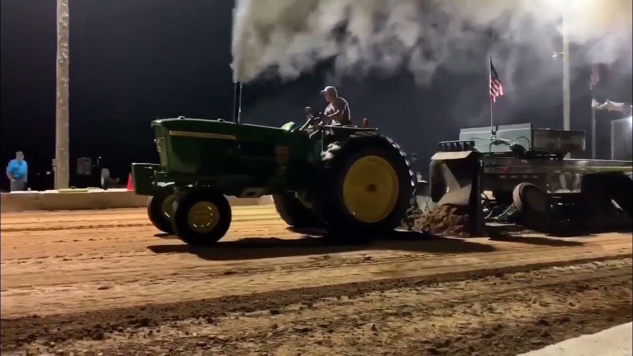 John Deere Farm Stock Tractor Pulling. YouTube