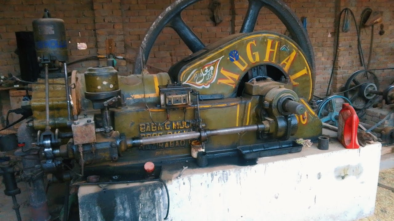 Part-1 Baba G Old Dasi Black Diesel Engine Starting up with 70cc Honda bike amazing VIP process 