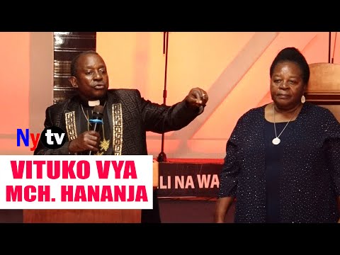 MTOKO VITUKO VYA MCHUNGAJI HANANJA AWAVUNJA MBAVU WANANDOA NAMNA ALIVYO KUTANA NA MKE WAKE