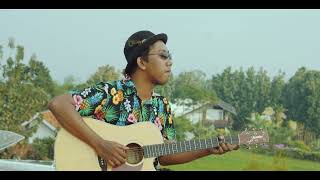 Vikri And My Magic Friend - Langkah || Live Rooftop At deRos Resort \u0026 Cafe