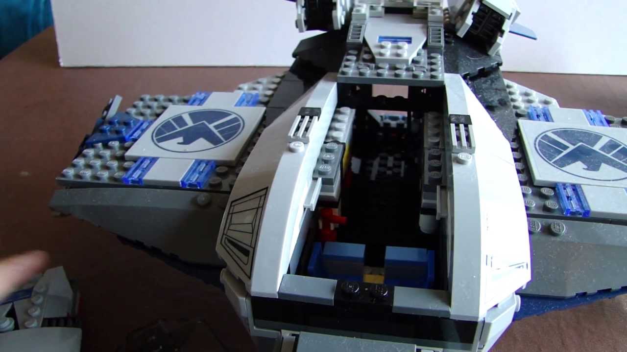 LEGO Custom Avengers Quinjet With Custom Brickbuit Hulk YouTube lego-custom-avengers-quinjet-with-custom-brickbuit-hulk-youtube