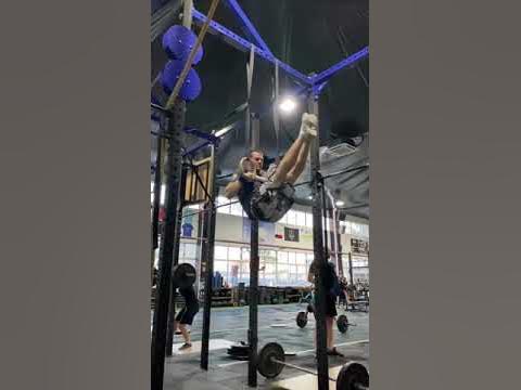 Кувырок вперёд на кольцах. Front rings roll. Выход на кольца. Строгий ...