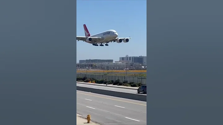 Qantas A380 landing at LAX #planespotting #planelanding #qantas #lax