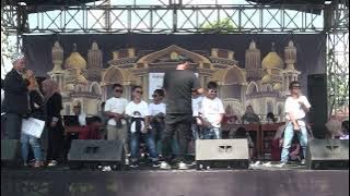 Tarian Papa Liat Aku Bernyanyi