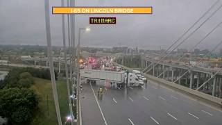 Information Semi blocks traffic on I-65 near Lincoln Bridge in Louisville Guide