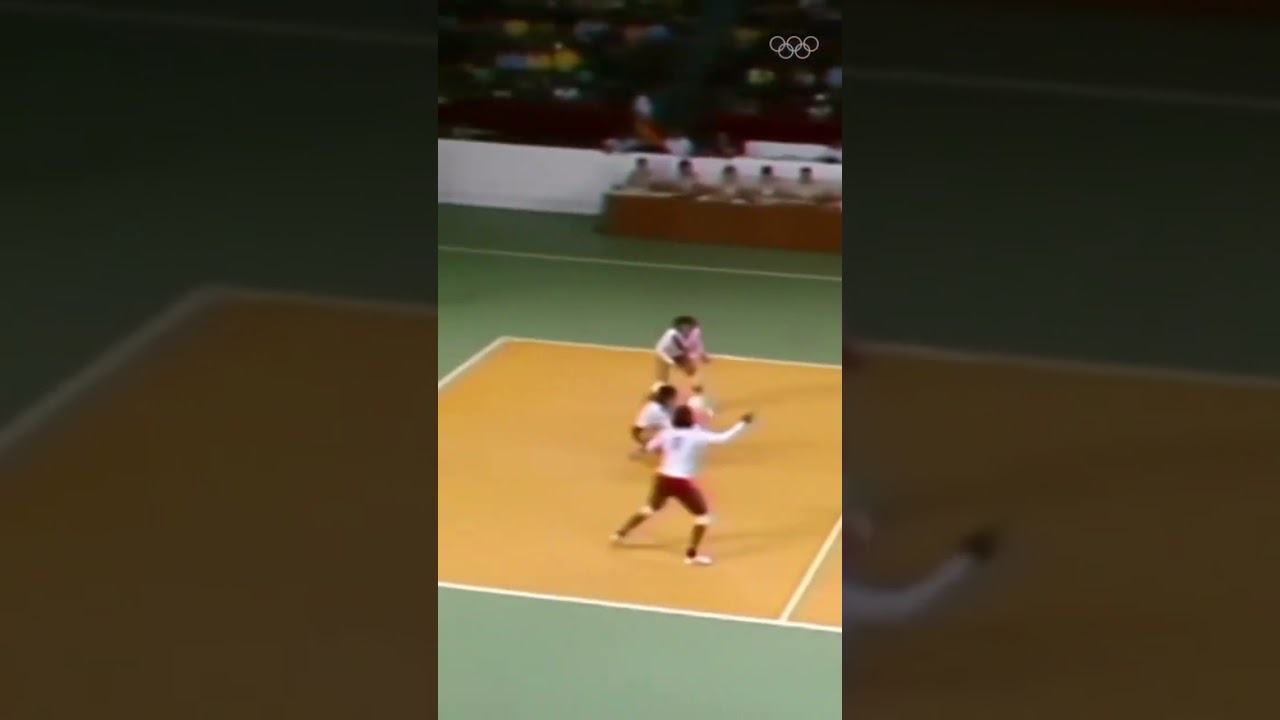Digging deep into the archive with this 70s Olympic volleyball match ✨🏐
