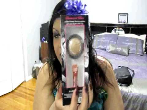 Видео: Hard Candy Doll Face Glow All The Way Face и Body Luminizer Обзор