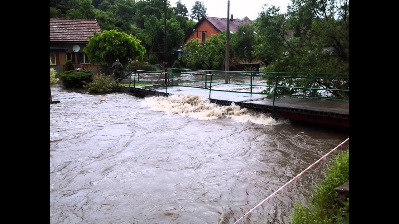 Nový Knín povodně 2013 YouTube