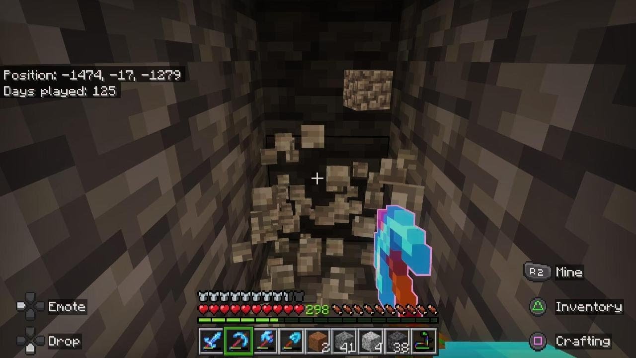 Minecraft using DetectOre to find Diamonds