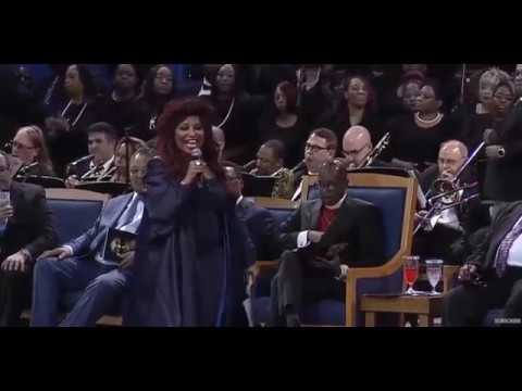 Chaka Khan Caught Reading Lyrics Taped To Her Fan At Aretha Franklin’s Funeral